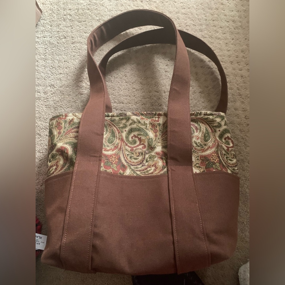 NWOT !! BEAUTIFUL MISCELLANEOUS TOTE